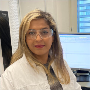Portrait of Marziyeh Ghaeidamini in the lab